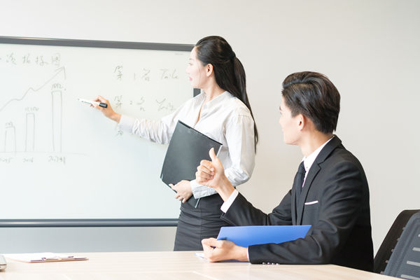 跨部门协作时，如何公平地衡量和评估每个人的绩效？