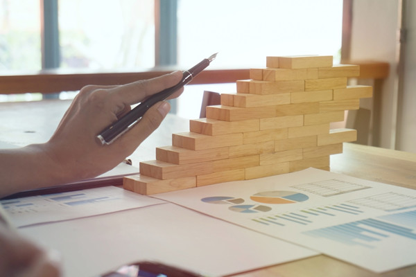 青岛年度经营计划咨询公司哪家好，能制定可落地的经营目标？