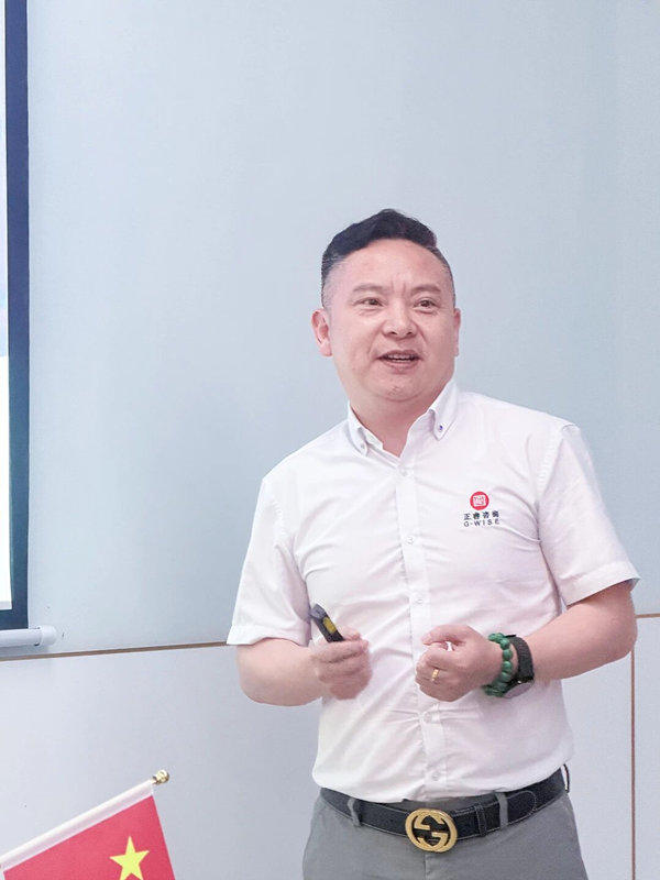 星空体育游戏集团营销事业部总经理李老师致辞